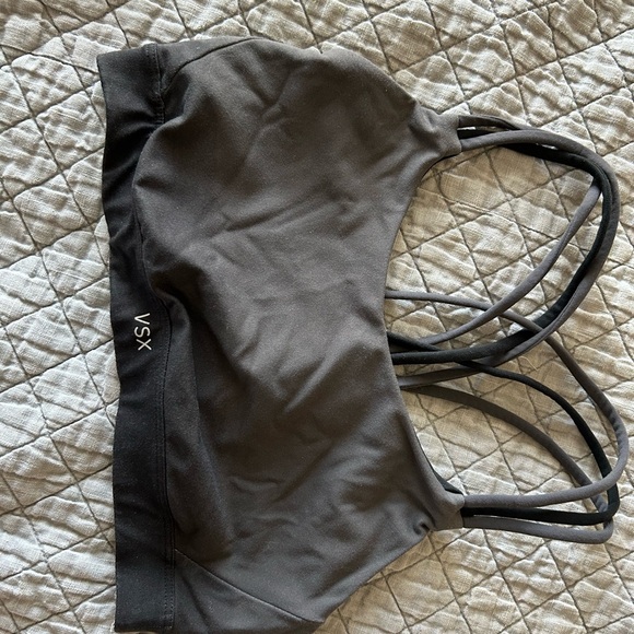 2 medium Victorias Secret VTX bras - Picture 7 of 7